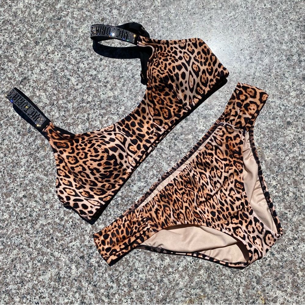 Victoria’s Secret 2 piece swimsuit